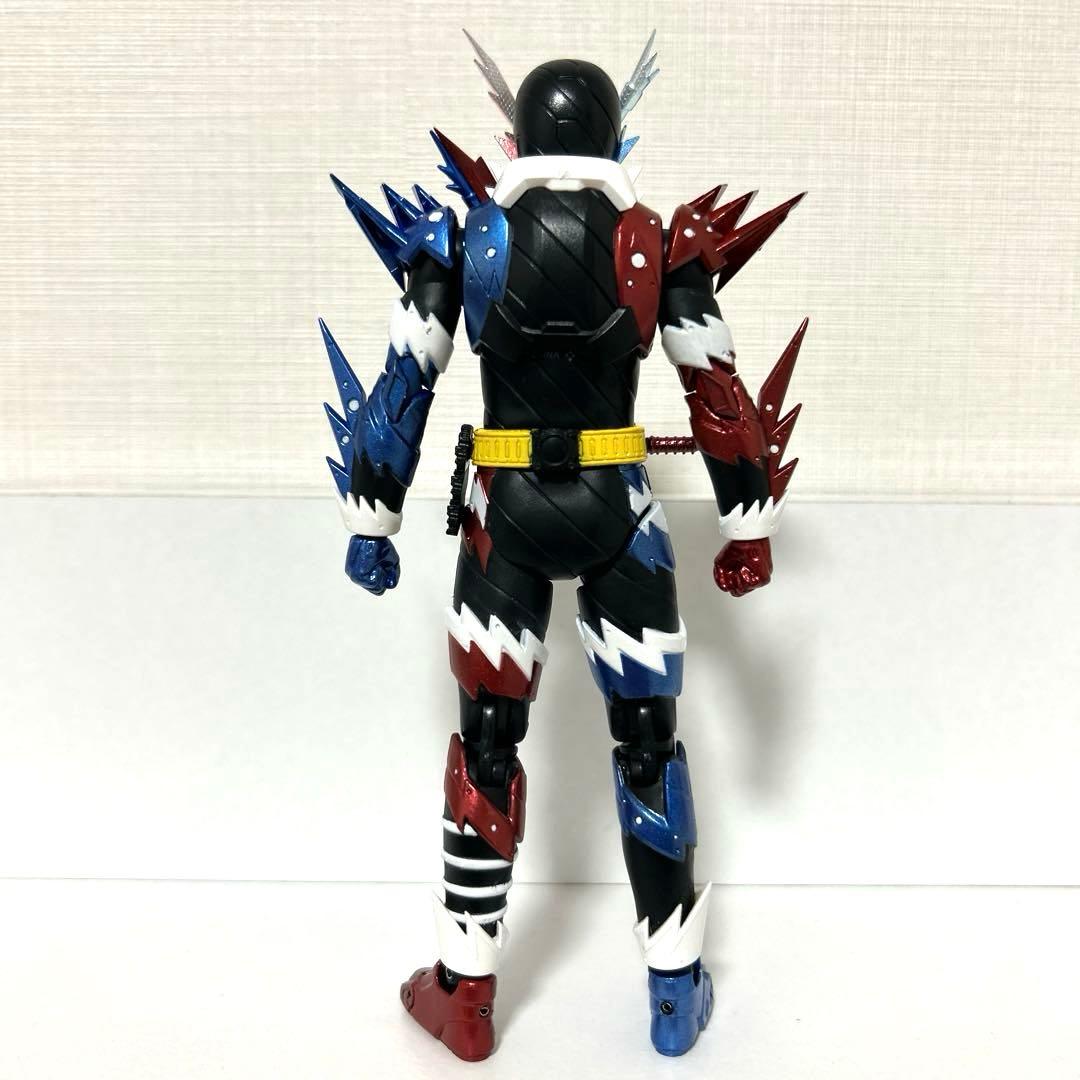 S.H.Figuarts 仮面ライダービルドラビットタンクスパークリングフォーム