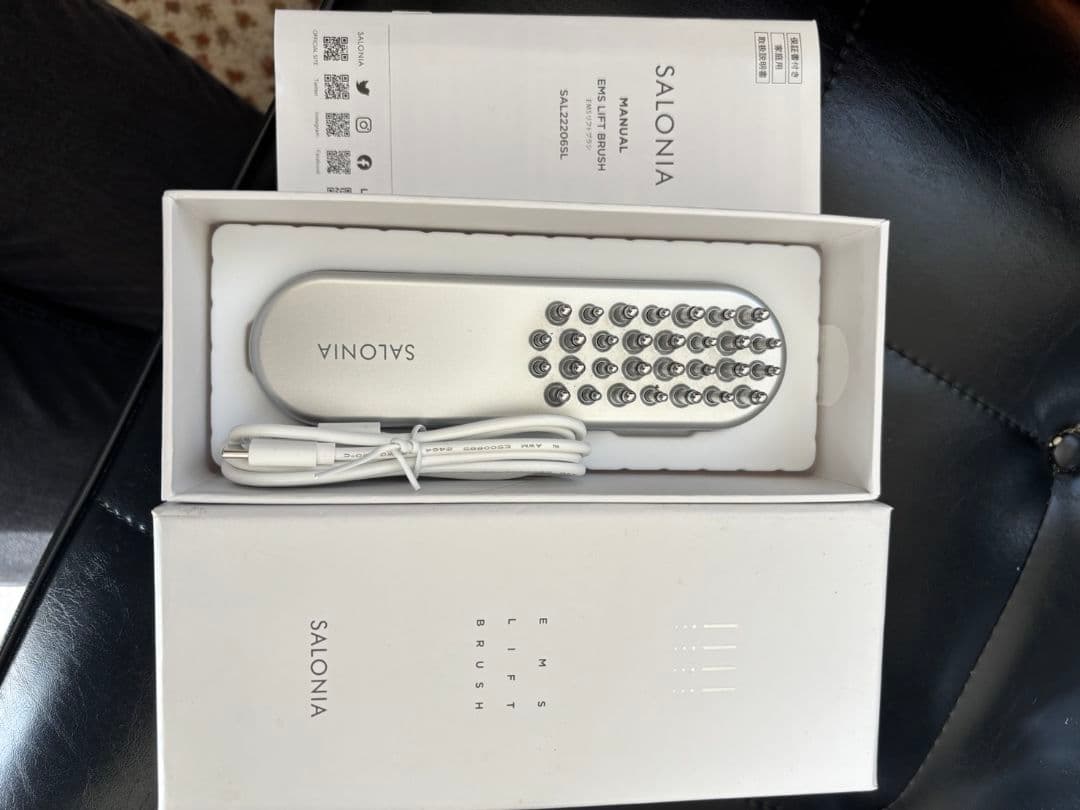 SALONIA EMSリフトブラシ シルバー SALONIA（サロニア） 美顔器 ブラシ EMS リフトケア 頭皮 頭筋 ハリ