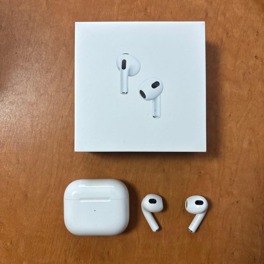 AirPods3世代本体 充電ケース付き MagSafe充電ケース付きAirPods（第3世代）[整備済製品] - Apple（日本）
