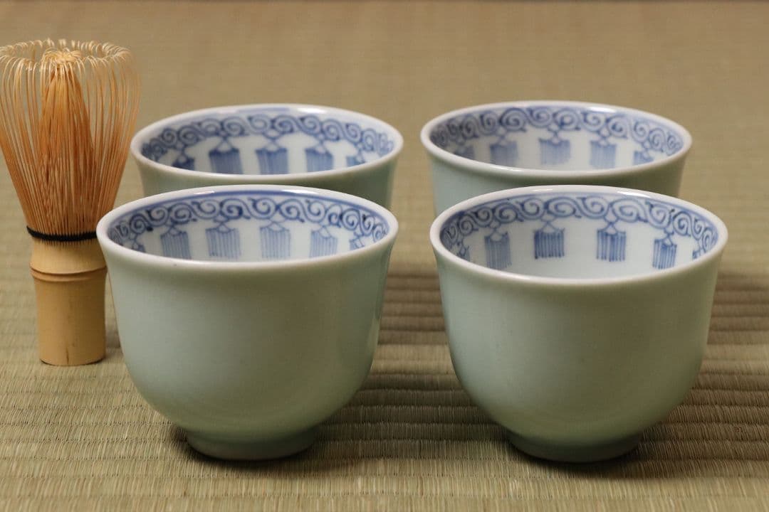 CM77】古伊万里 青磁 染付 猪口 四客 陶芸 湯呑 酒器 小鉢 向付 懐石