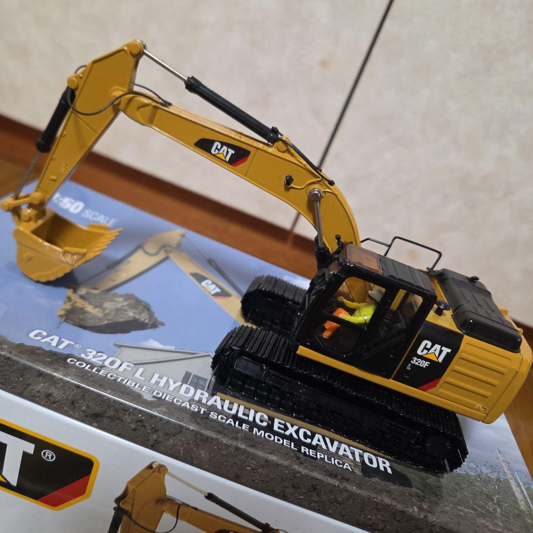 CAT 320FL Hydraulic Excavator 1:50スケール - メルカリ