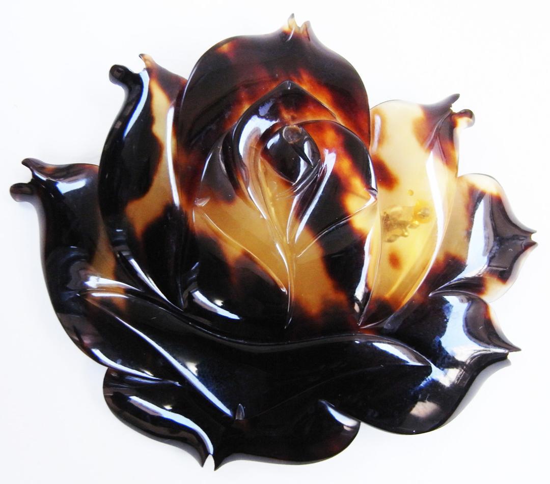 ☆鼈甲（べっ甲）無垢・大きな薔薇（バラ）のブローチ☆新品☆ 鼈甲保証☆