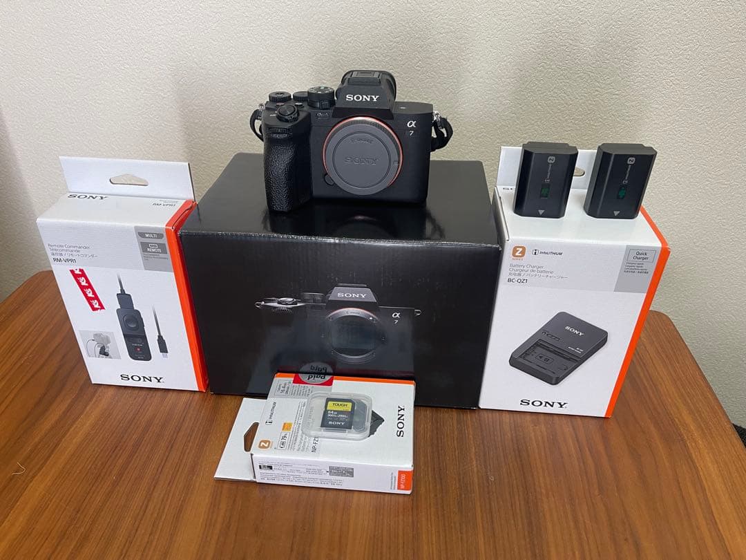 SONY α7 IVミラーレスカメラ 本体とsony純正バッテリー2個