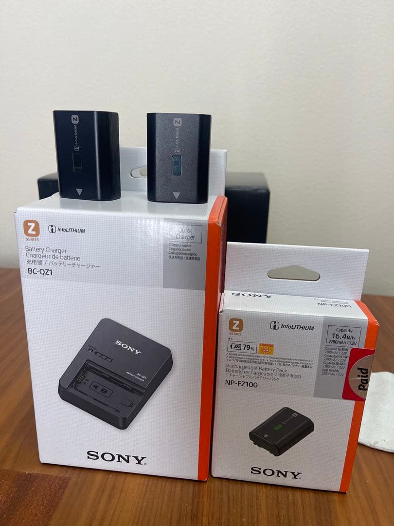 SONY α7 IVミラーレスカメラ 本体とsony純正バッテリー2個
