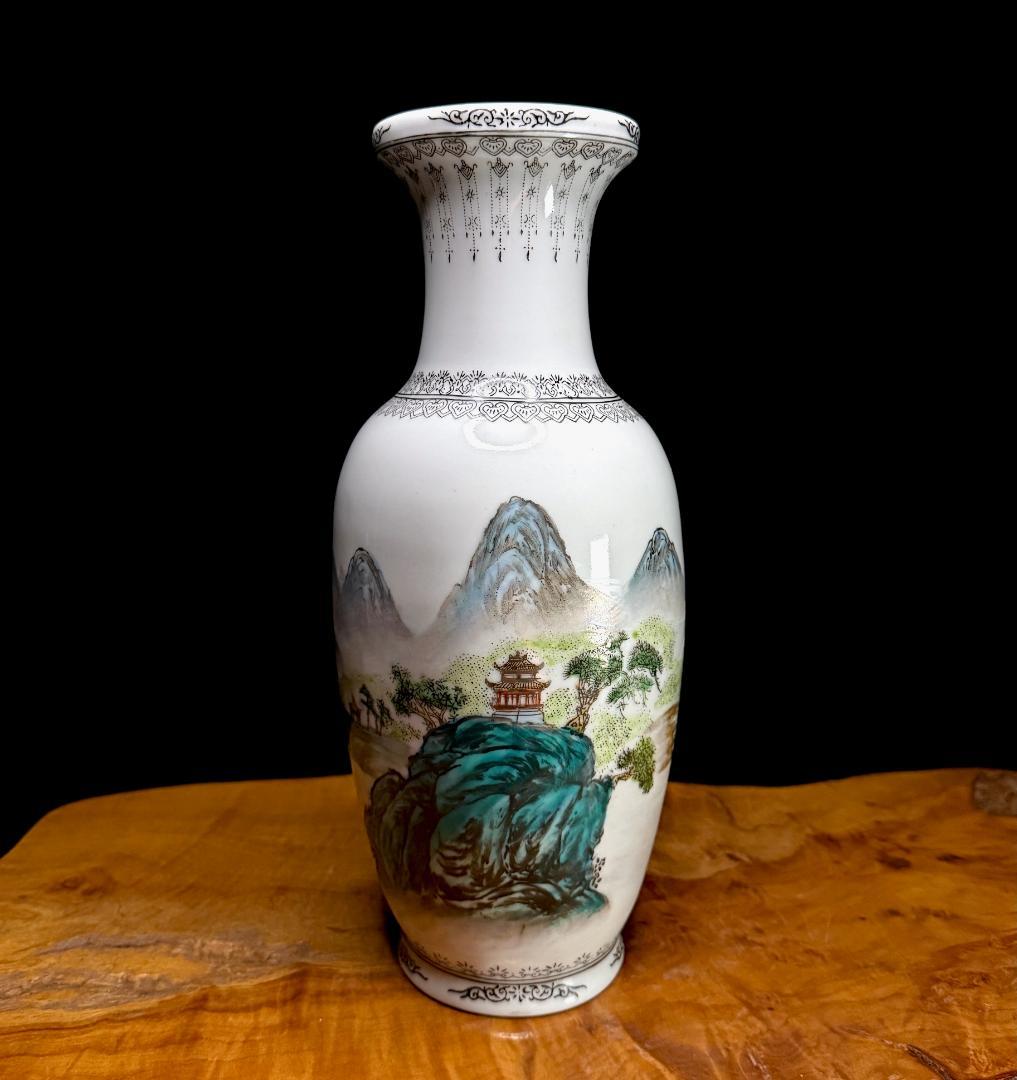 中国古美術　唐物　景徳鎮　粉彩 色絵　山水風景図　花瓶　高さ30.5cm 中国古美術 唐物 景徳鎮 粉彩 色絵 山水風景図 花瓶 高さ30.5cm - メルカリ