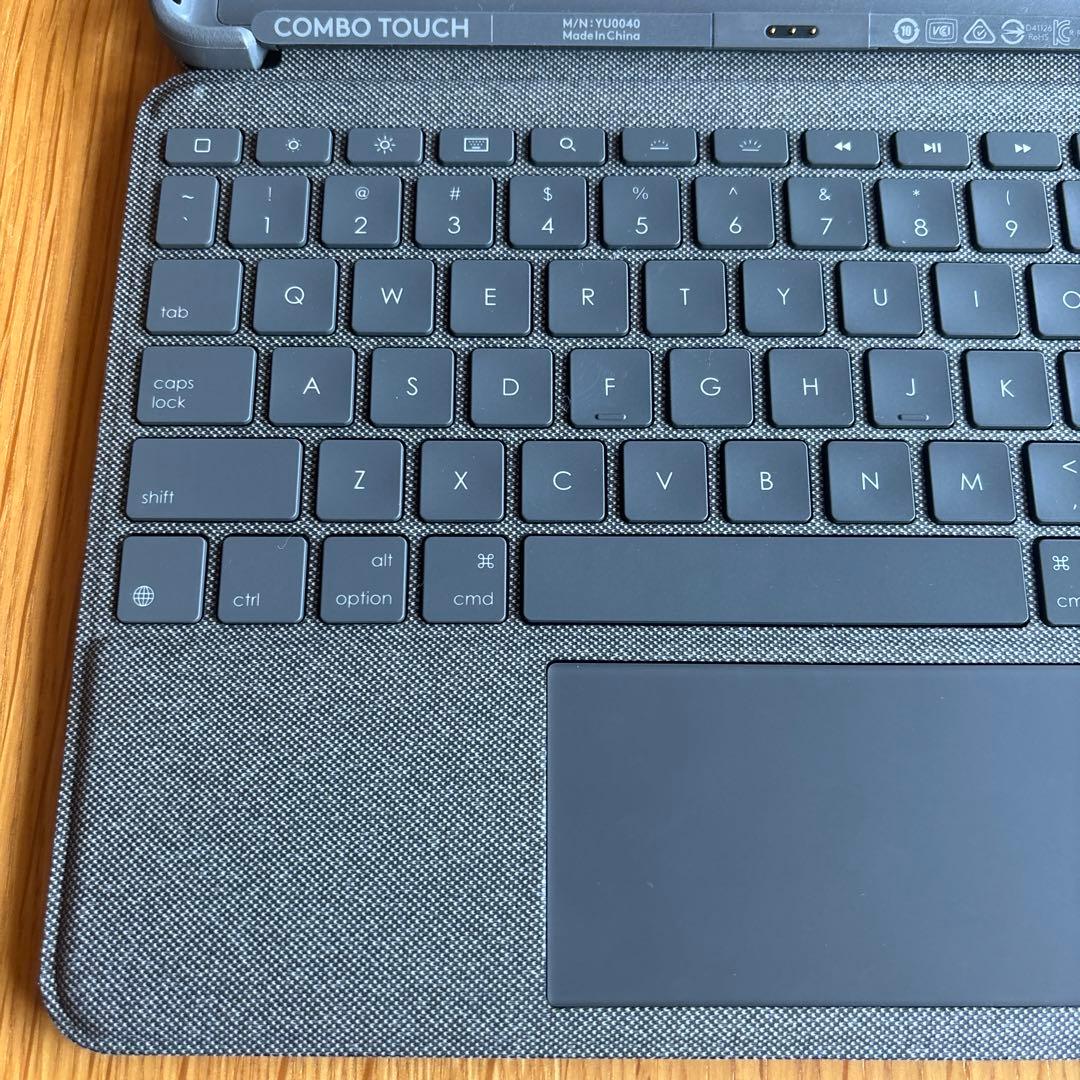 Logicool Combo Touch iPad 第9世代対応 YU0040 - メルカリ