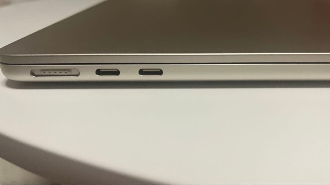 【美品】MacBook AirM2 2022 8GB 245.11GB