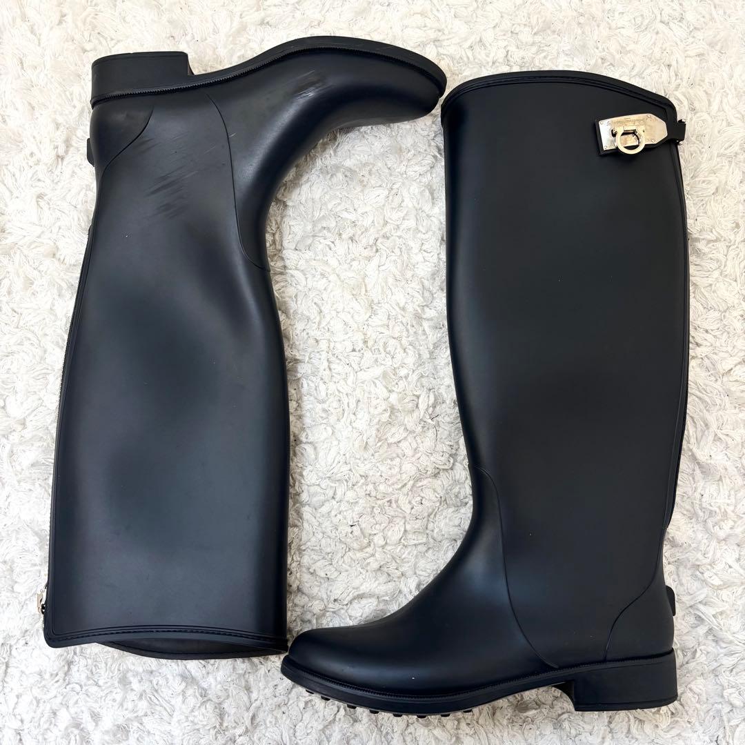 フェラガモ ガンチーニ レインブーツ ラバー ジップアップ ブラック