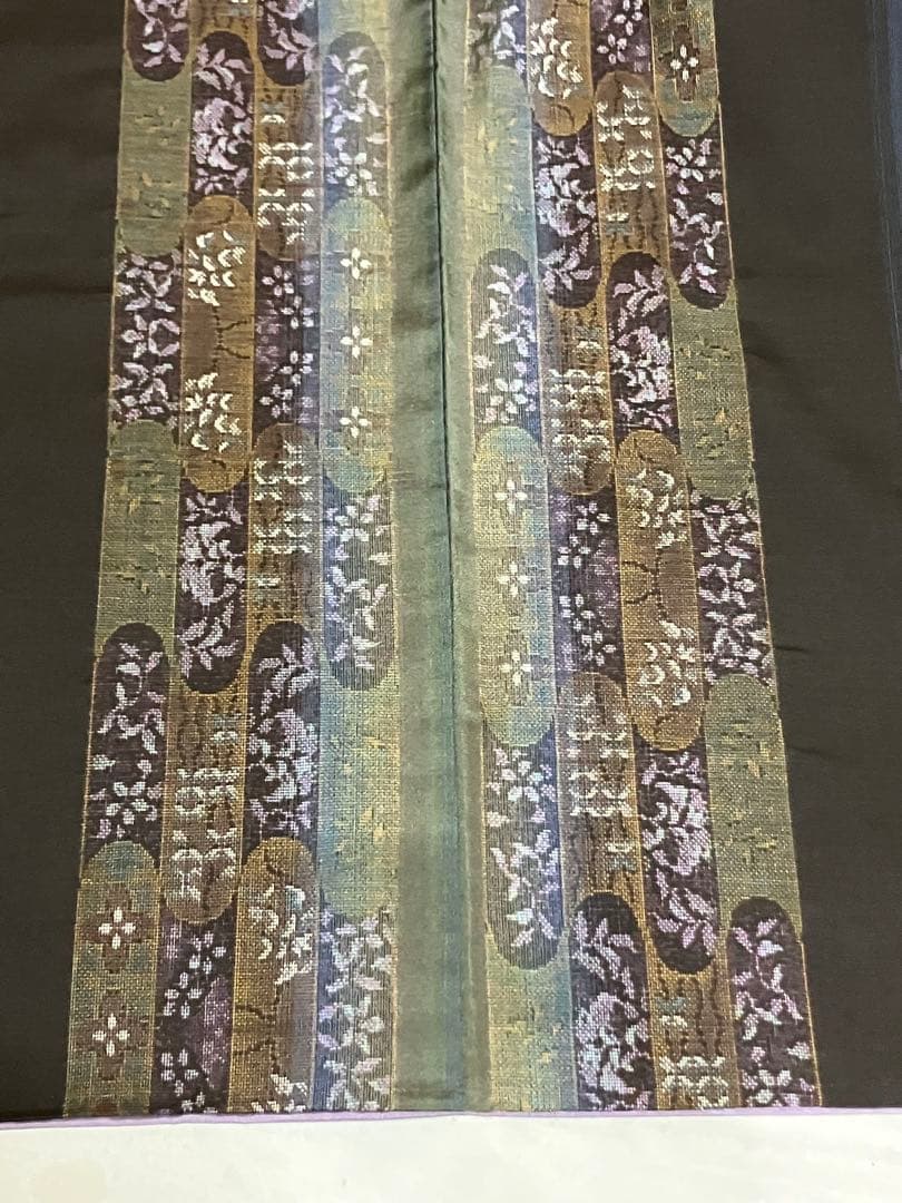 本場大島紬 経緯絣 小紋 縦縞 花文 桜 美品 イ6630 - メルカリ 本場大島紬