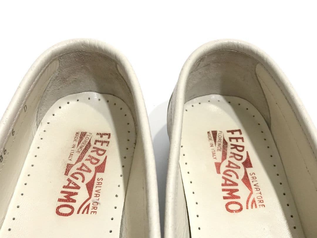 サルヴァトーレ フェラガモ パンプス ローファー ■ 本革 白系 23.5cm