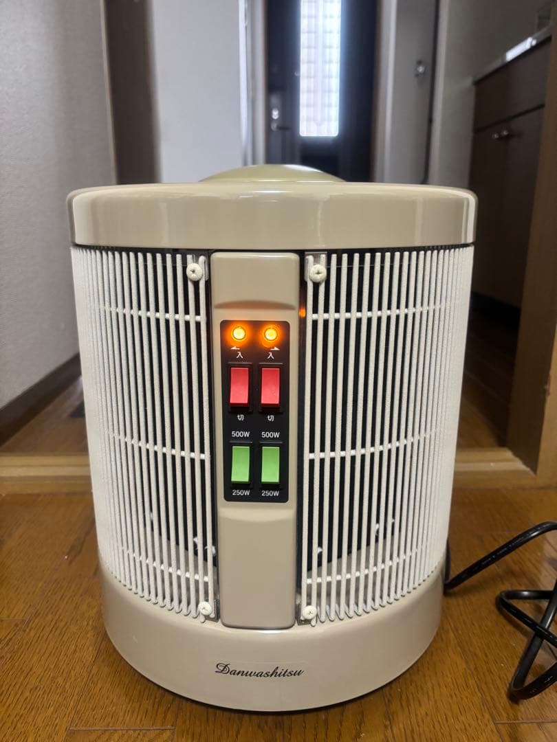 アールシーエス　暖話室1000型DAN1000-R16 遠赤外線パネルヒーター 楽天市場】アールシーエス 暖話室 1000型 DAN1000-R16 1台 : 産経