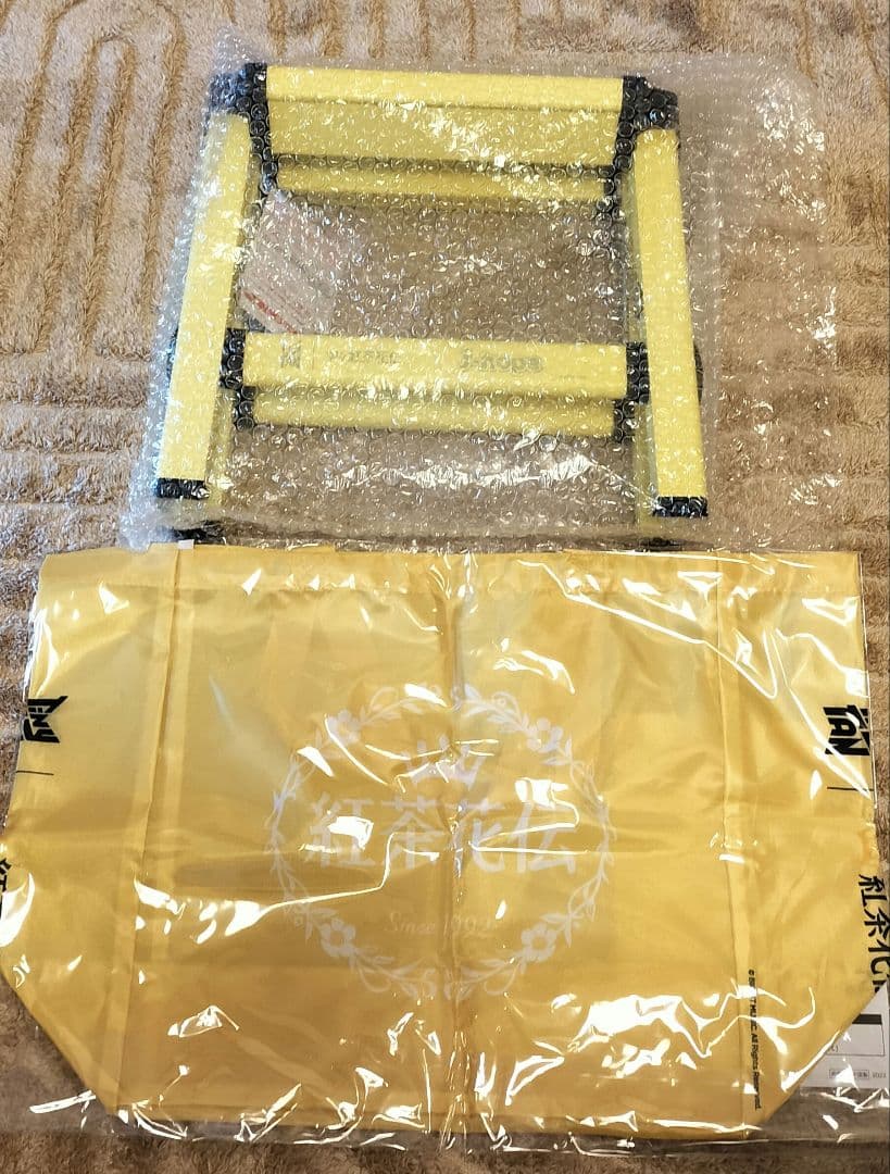 紅茶花伝 TinyTAN 脚立 V J-hope 収納バッグ付き