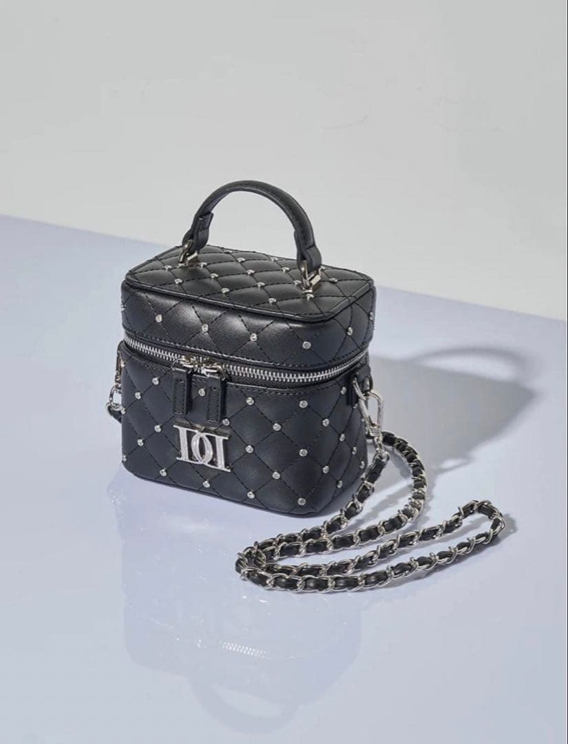 Darich キルティング ビジュー バッグ ブラック キルティングビジュースクエアミニバッグ（ショルダーバッグ）｜Darich
