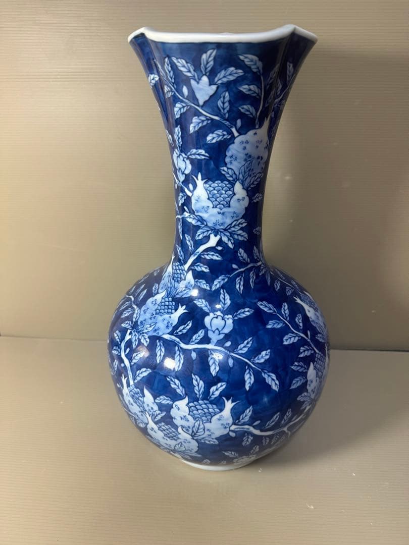 2409 【6代館林源右衛門】 染付柘榴文 花瓶 - メルカリ