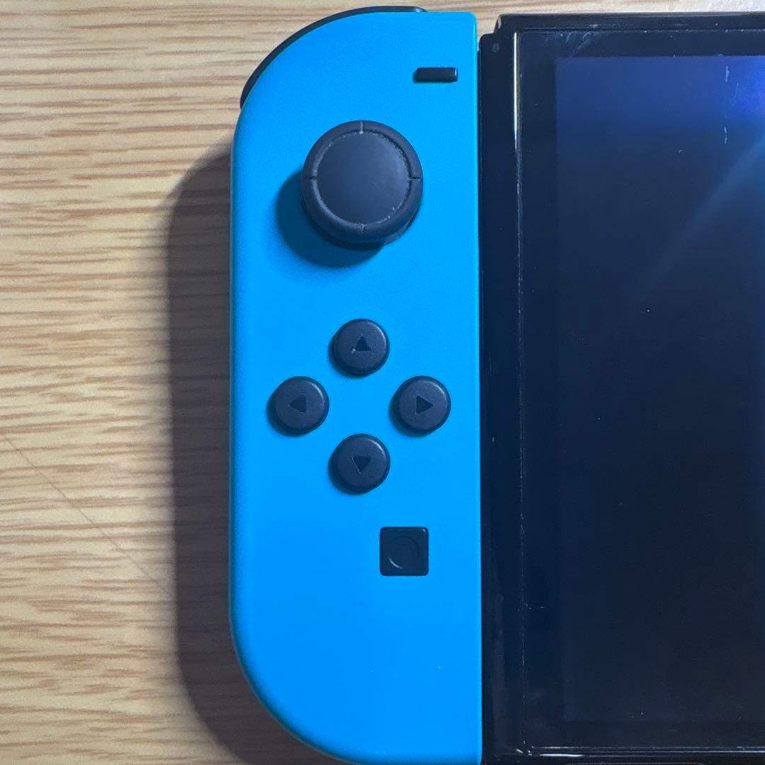 Nintendo Switch 本体 青と赤のJoy-Con 周辺機器カセット8 - メルカリ