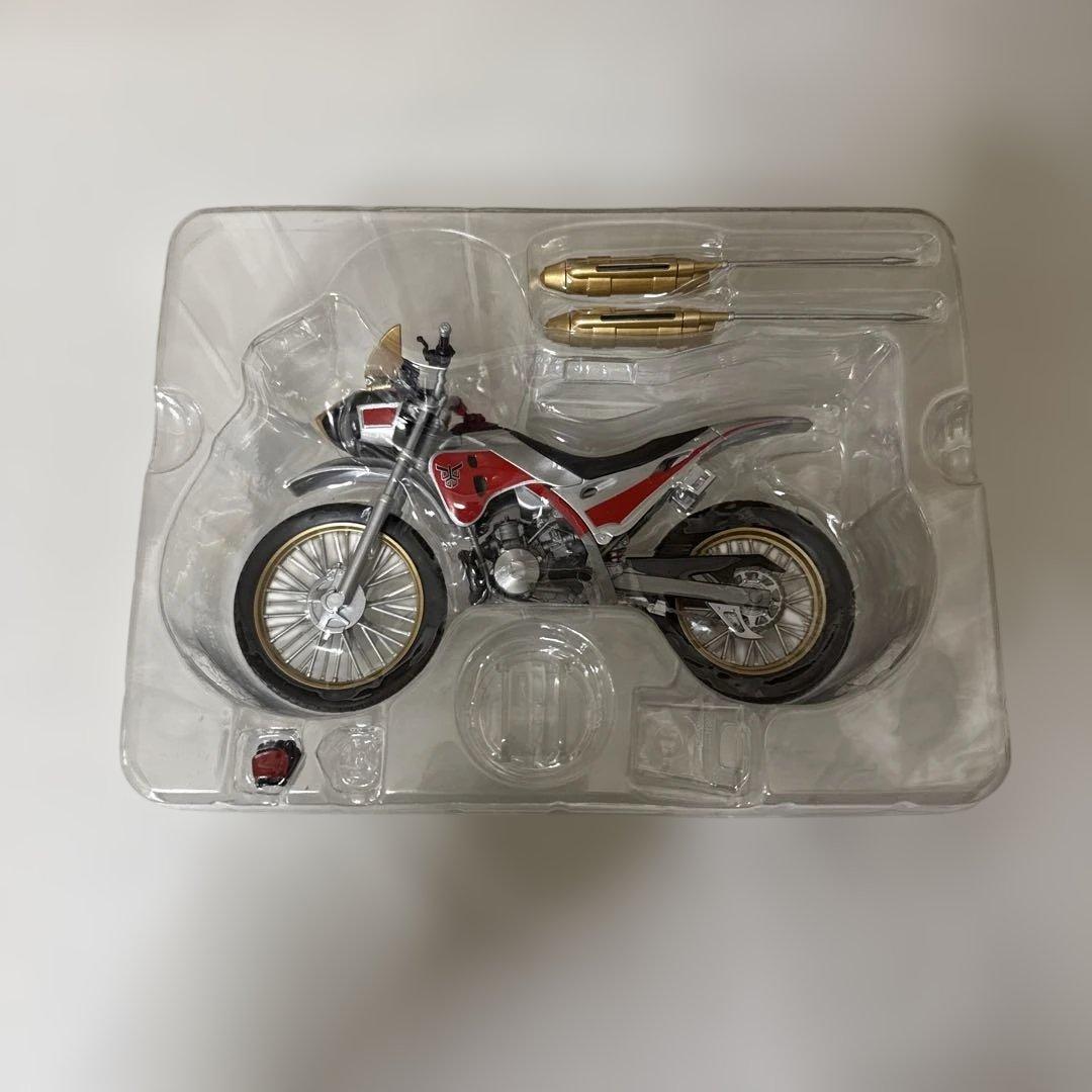 S.H.Figuarts 仮面ライダークウガ トライチェイサー2000