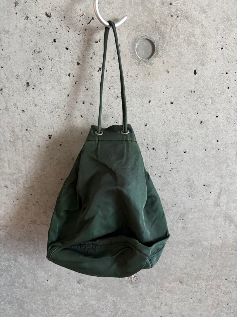 PRADA プラダ ポーチ 巾着型 テスートナイロン グリーン 三角ロゴプレート