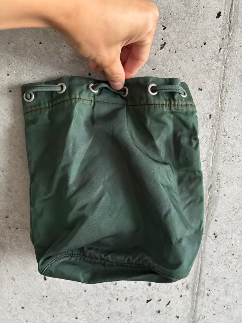 PRADA プラダ ポーチ 巾着型 テスートナイロン グリーン 三角ロゴプレート