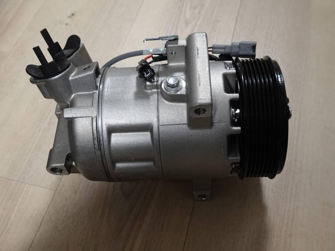 HITACHI 過給器 HT06-16 1417 4NA36-T20 本体