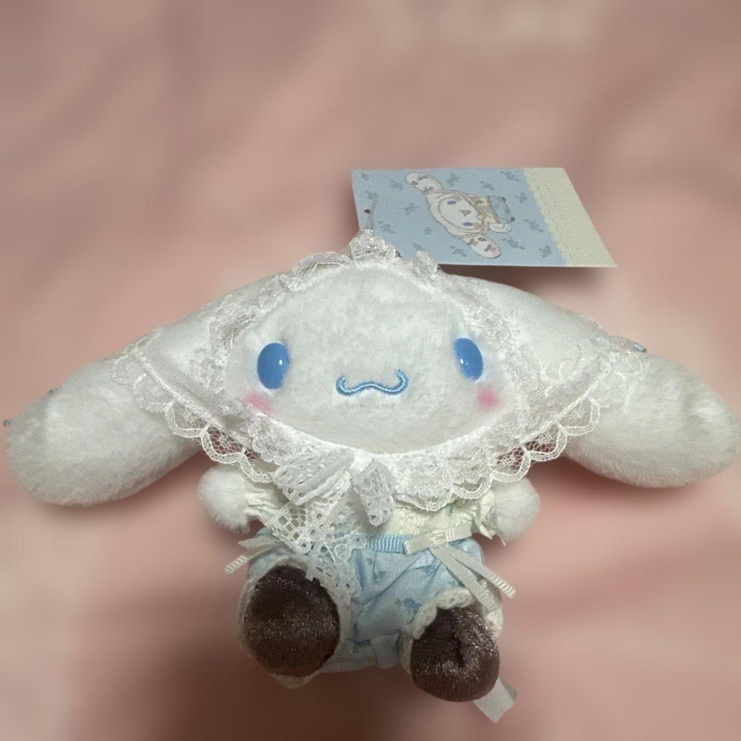 シナモンロールぬいぐるみキーホルダー - メルカリ