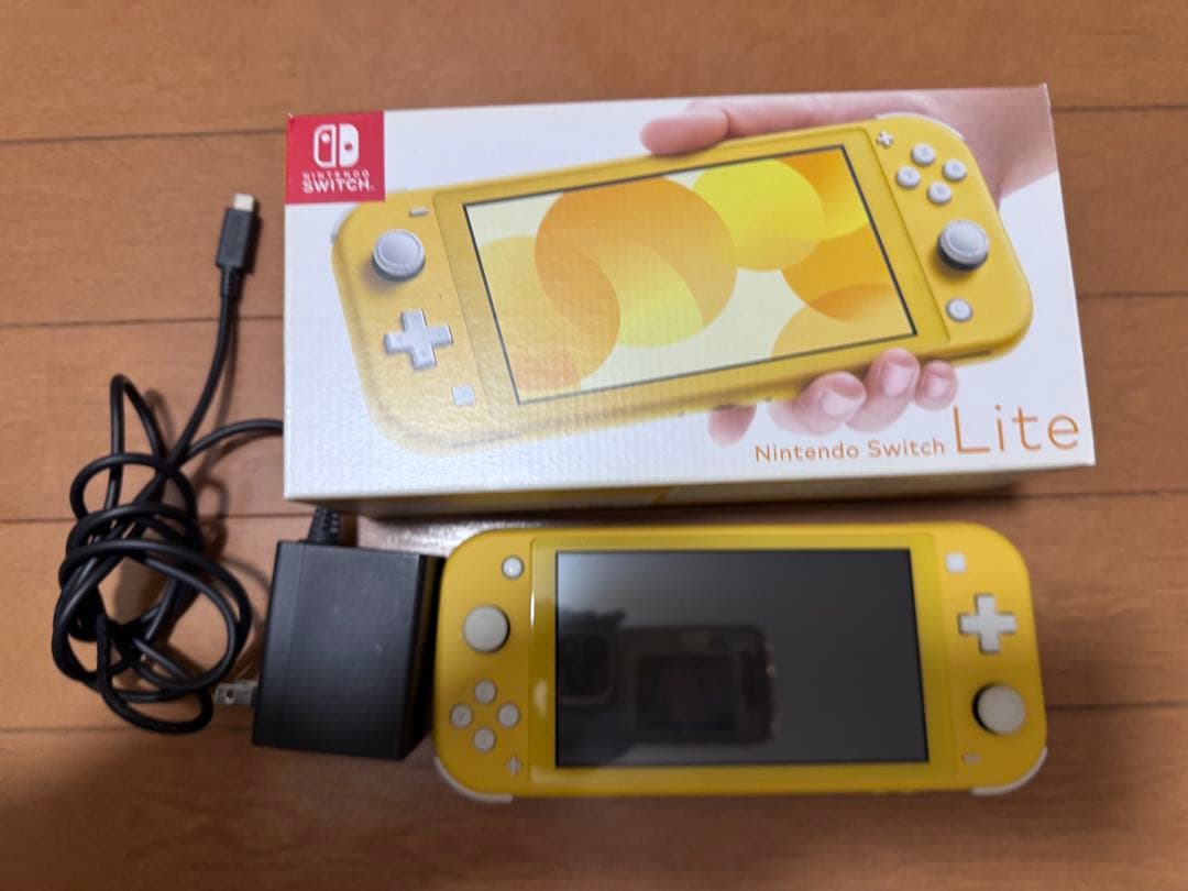 Nintendo Switch Lite 本体 イエロー+ ポケモンハードケース ポケットモンスター きせかえカバー for Nintendo Switch Lite : Game
