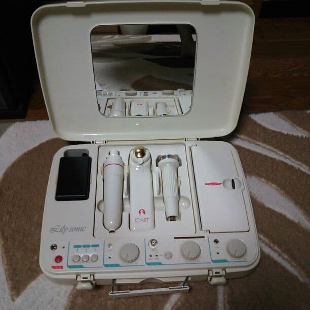 大幅値下げ！お家でエステ！ 多機能美容機 ビオレ / おうちdeエステ 肌をやわらかくするマッサージ洗顔ジェルの