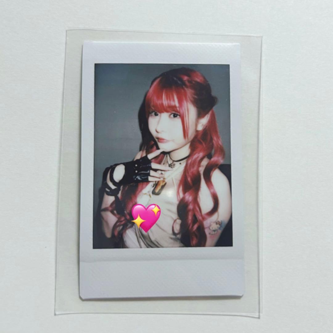 戦慄かなの チェキ 派手髪ロング - メルカリ