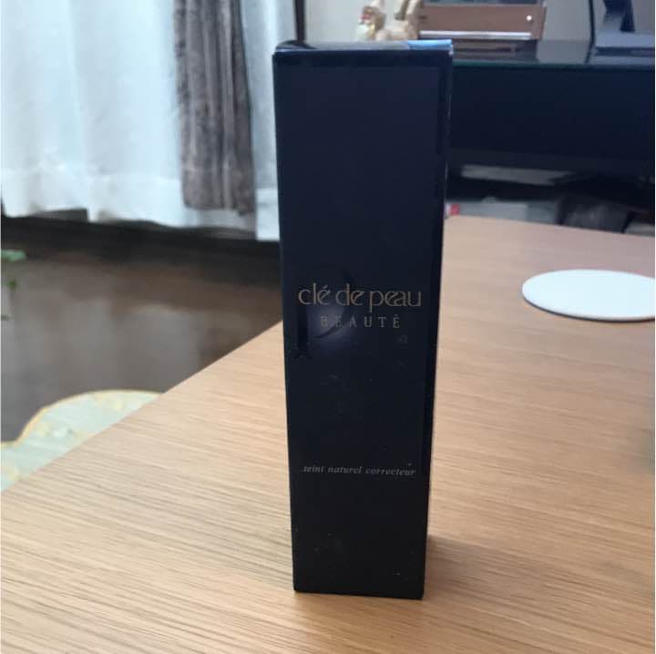 化粧品 9/21NEW】お⼈形のようにくりんとカール ラメ×つやめく束感ロング