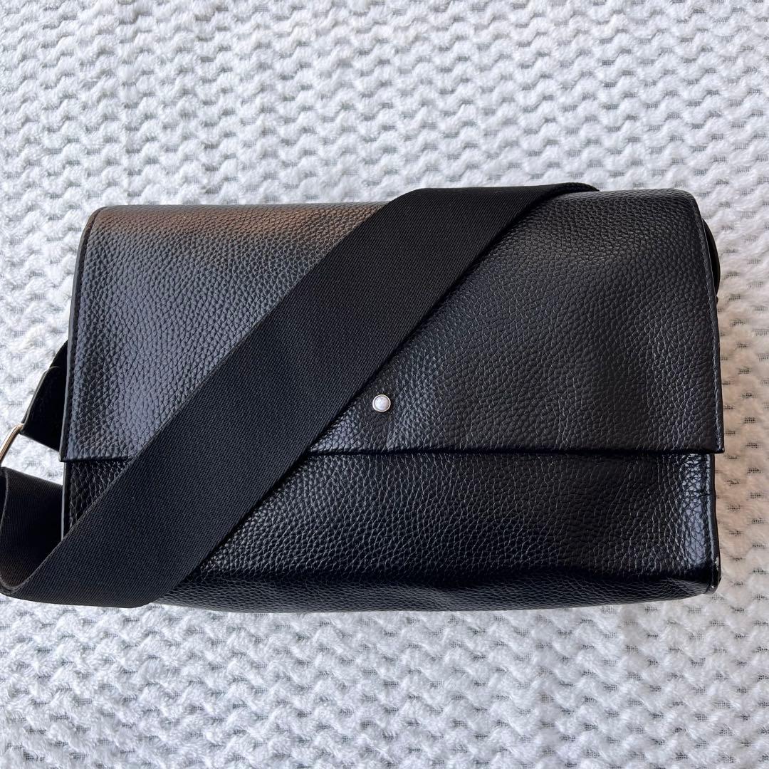 イアパピヨネ 《本革》ワイドテープショルダーバッグ ボディバッグ