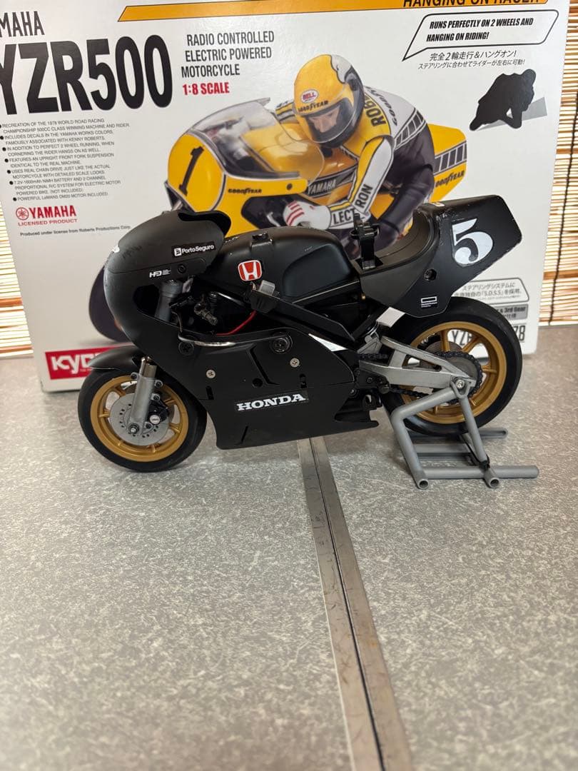 京商ハングオンレーサー 1/8 EP バイク ハングオンレーサー シリーズ YAMAHA YZR500 1978