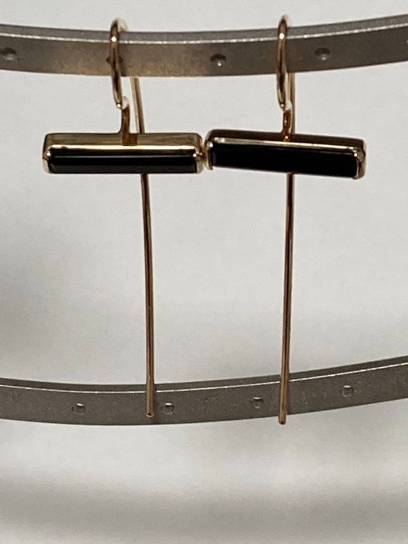 美品 hirotaka ヒロタカ オニキス フックピアス k10イエローゴールド