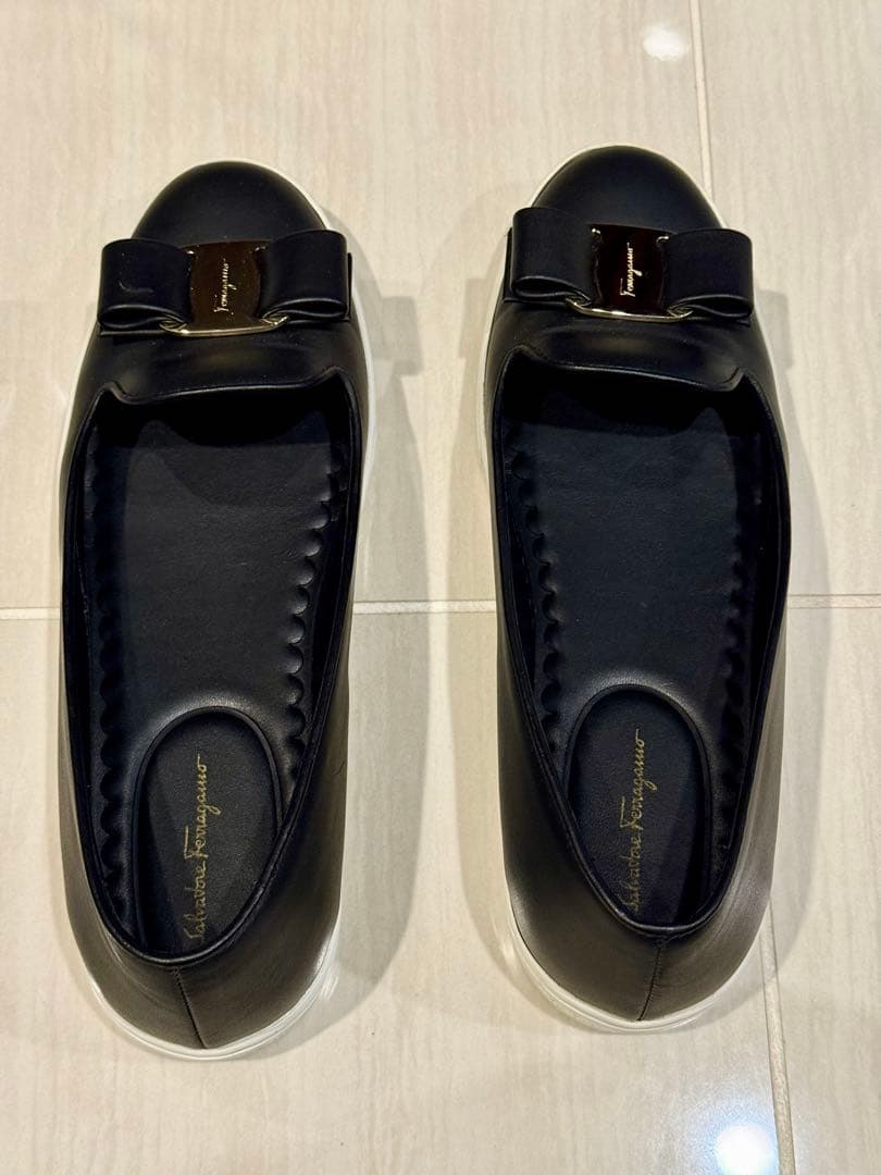 フェラガモ RUFINA ヴァラリボン 黒 6 D 23.5cm