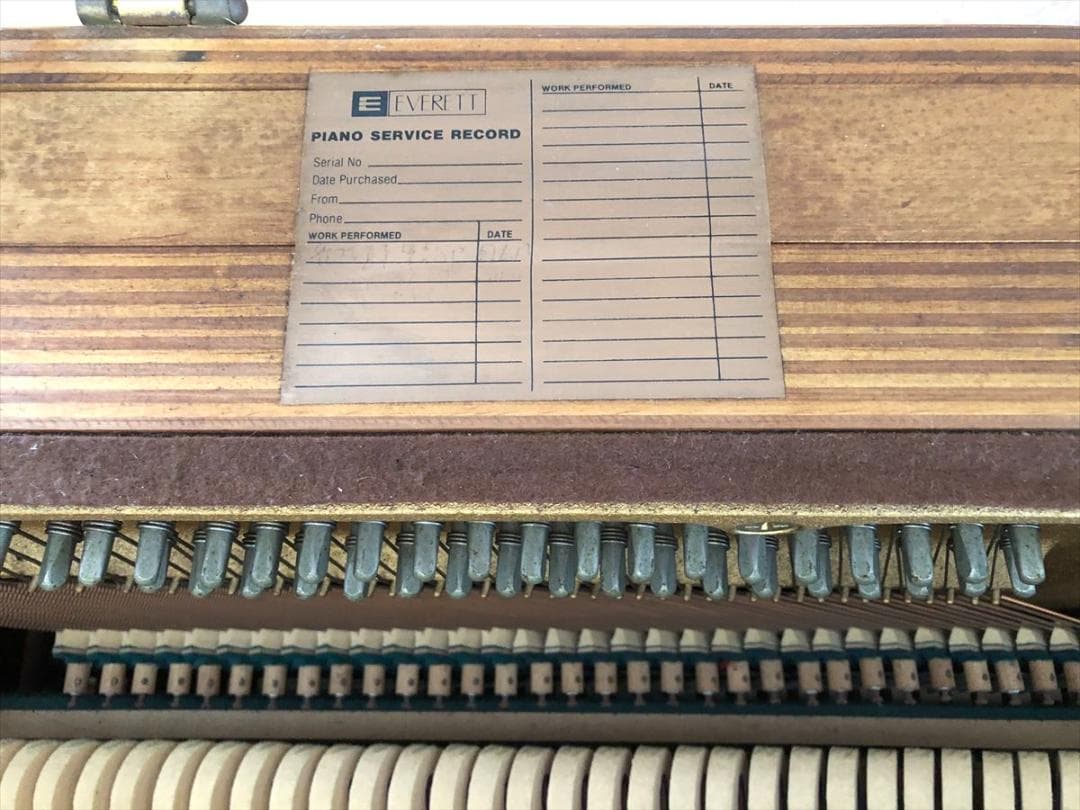 アメリカ製 アップライトピアノ EVERETT エヴェレット 現状渡し 椅子付き