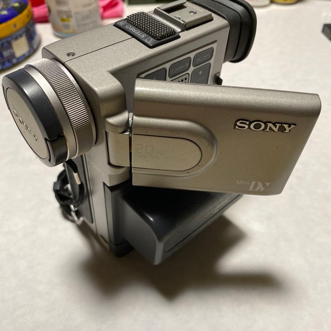 SONY miniDVビデオカメラ DCR-PC7 ① DCR-PC7 Handycam® (Digital Video Camera Recorder) | Gallery | Sony