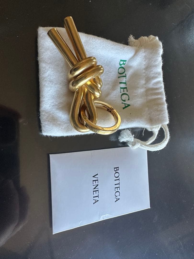 ツ*ア様 BOTTEGA VENETA ゴールド キーホルダー Bottega Veneta Gold Andiamo Keychain Bottega Veneta