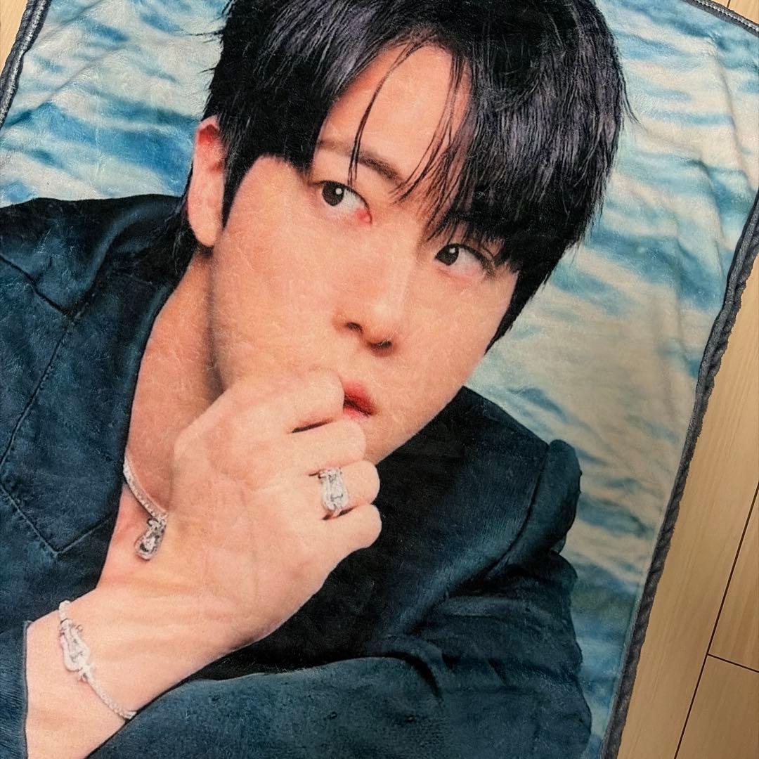 BTS】ブランケット☆JIN - メルカリ