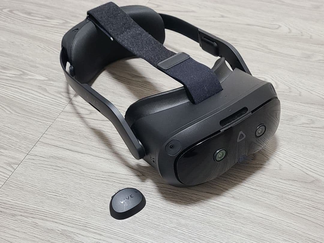 VIVE Focus Vision DP接続ケーブル&フェイシャルトラッカー VIVE 有線ストリーミングキット (DisplayPort モード対応)