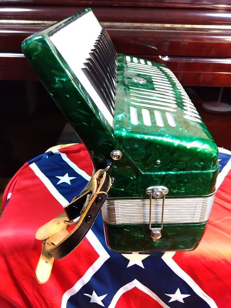 整備済懐しい音色】Yamaha アルト アコーディオン A-32 32鍵