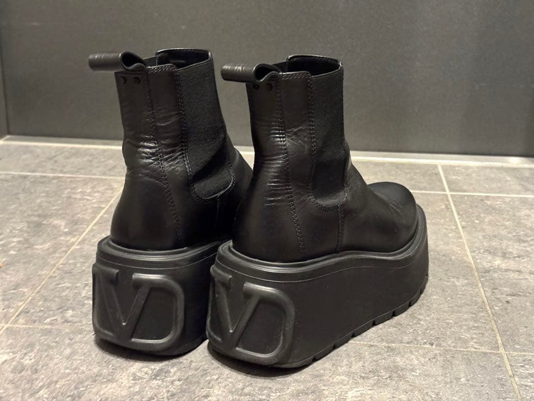 Valentino ヴァレンティノ 厚底黒レザーサイドゴアブーツ - メルカリ