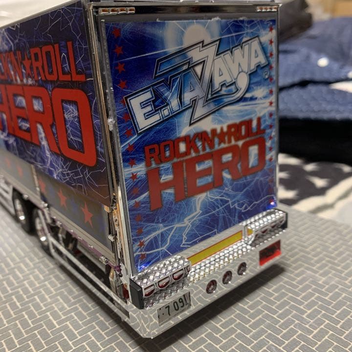 アオシマ1／32トラックプラモデル完成品です 矢沢永吉のコンサート