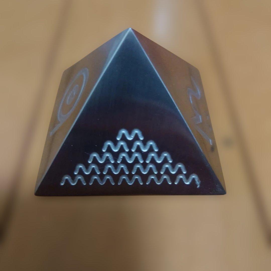 p.e.bal　 パワーピラミッド　電磁波対策　半径18m 定価44,800円