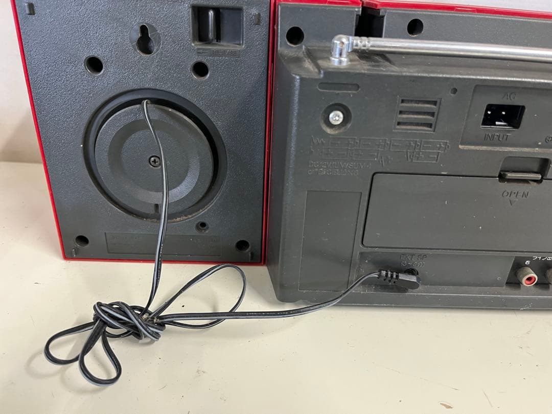 S*5様 レトロで希少な赤いダブルラジカセ SHARP QT-88R