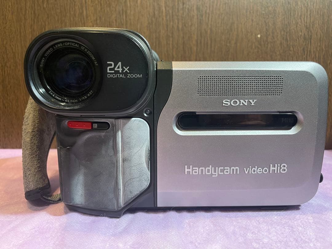 SONY Handycam video Hi8 24倍ズーム 水中ケース付 - メルカリ
