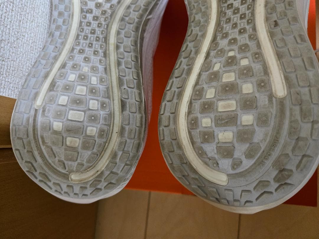 【中古】NIKE ナイキ ボメロプラス メンズ 26.5cm ホワイト