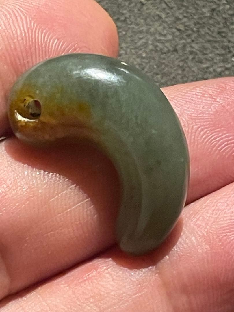 弥生時代〜翡翠製勾玉 糸魚川翡翠 出土品 - メルカリ