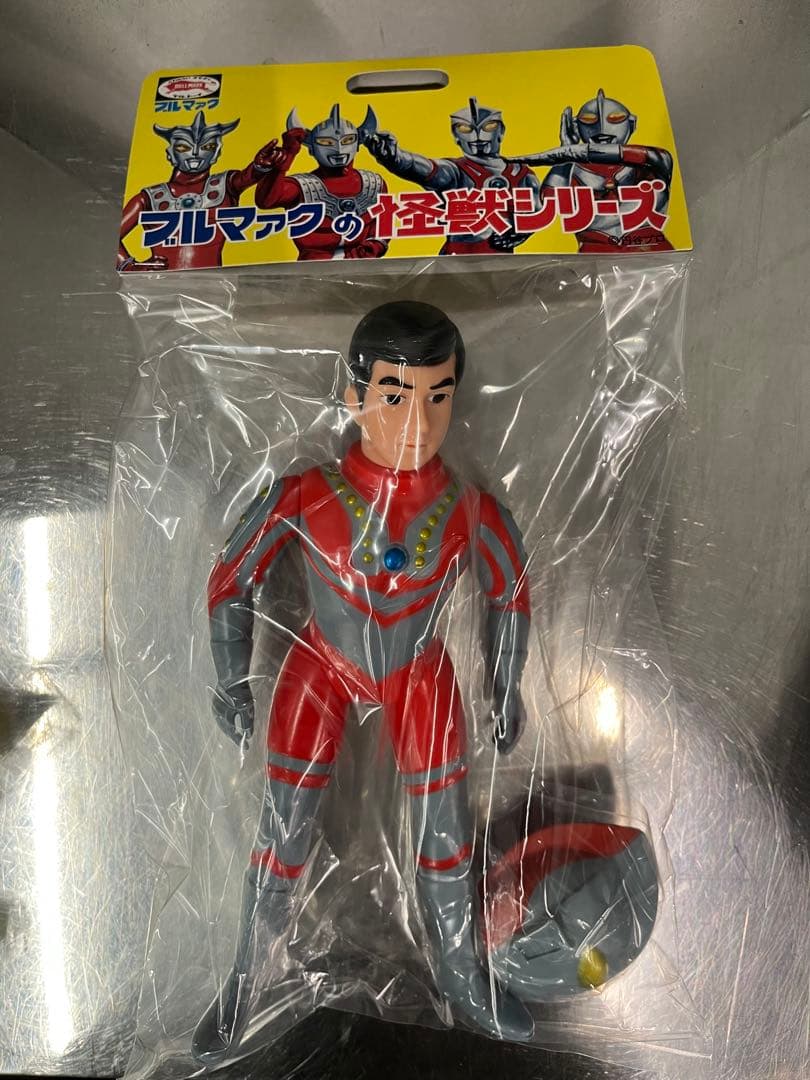 ブルマァク ウルトラマン ゾフィー シルバー 面取れ ソフビ - メルカリ