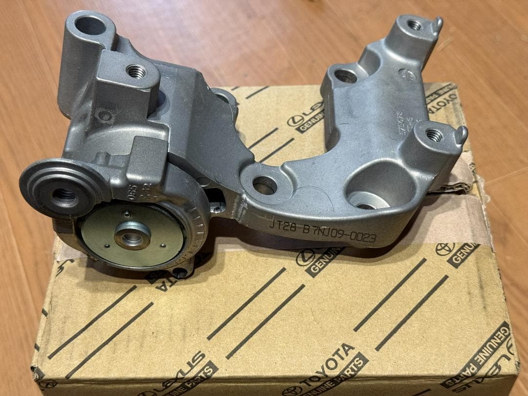 トヨタ レクサス 4GR マークx クラウン GS オートテンショナープーリー無 トヨタ（TOYOTA） Vベルトオートテンショナー クラウン（GRS系