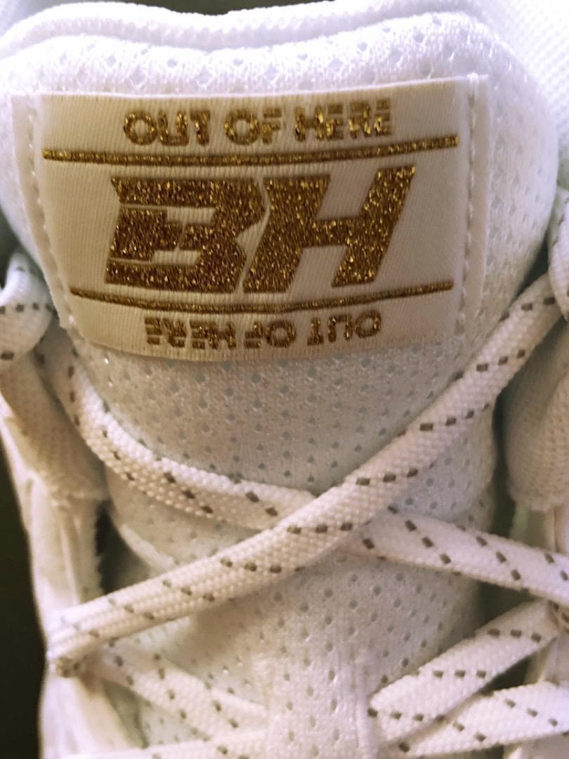 ハ*ン様 新品2025年USA国内限定アンダーアーマー野球ハーパー8Mid Rm