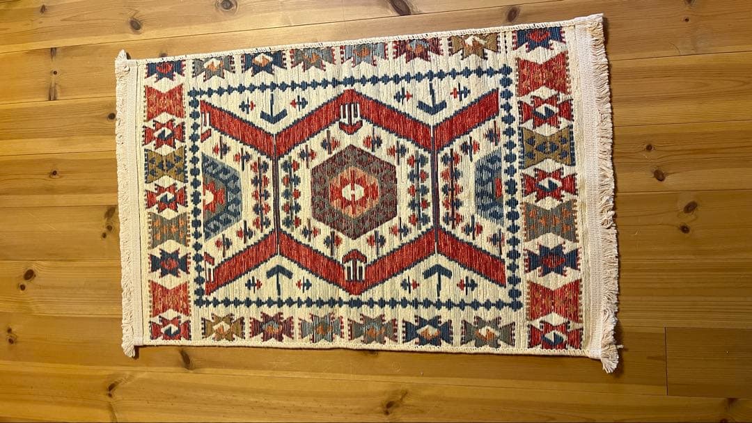 アルバニア産　90×57.5cm トライバルラグ　キリム　新品