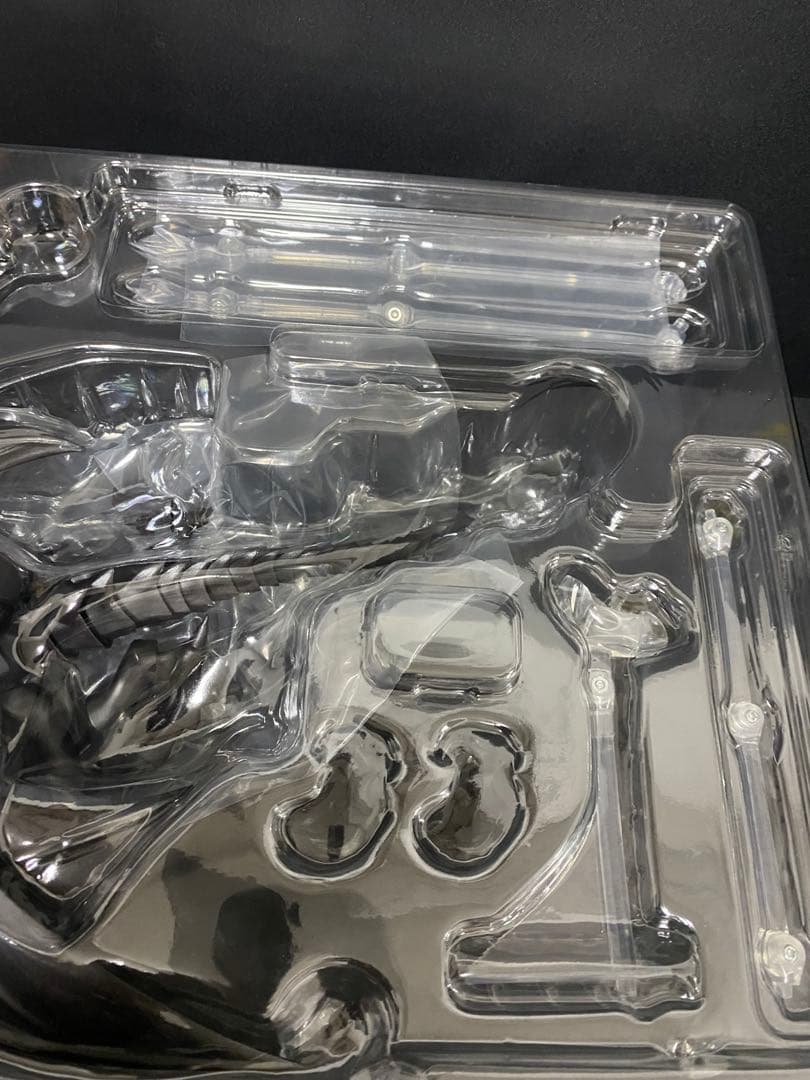 S.H.MonsterArts 真紅眼の黒竜　レッドアイズブラックドラゴン